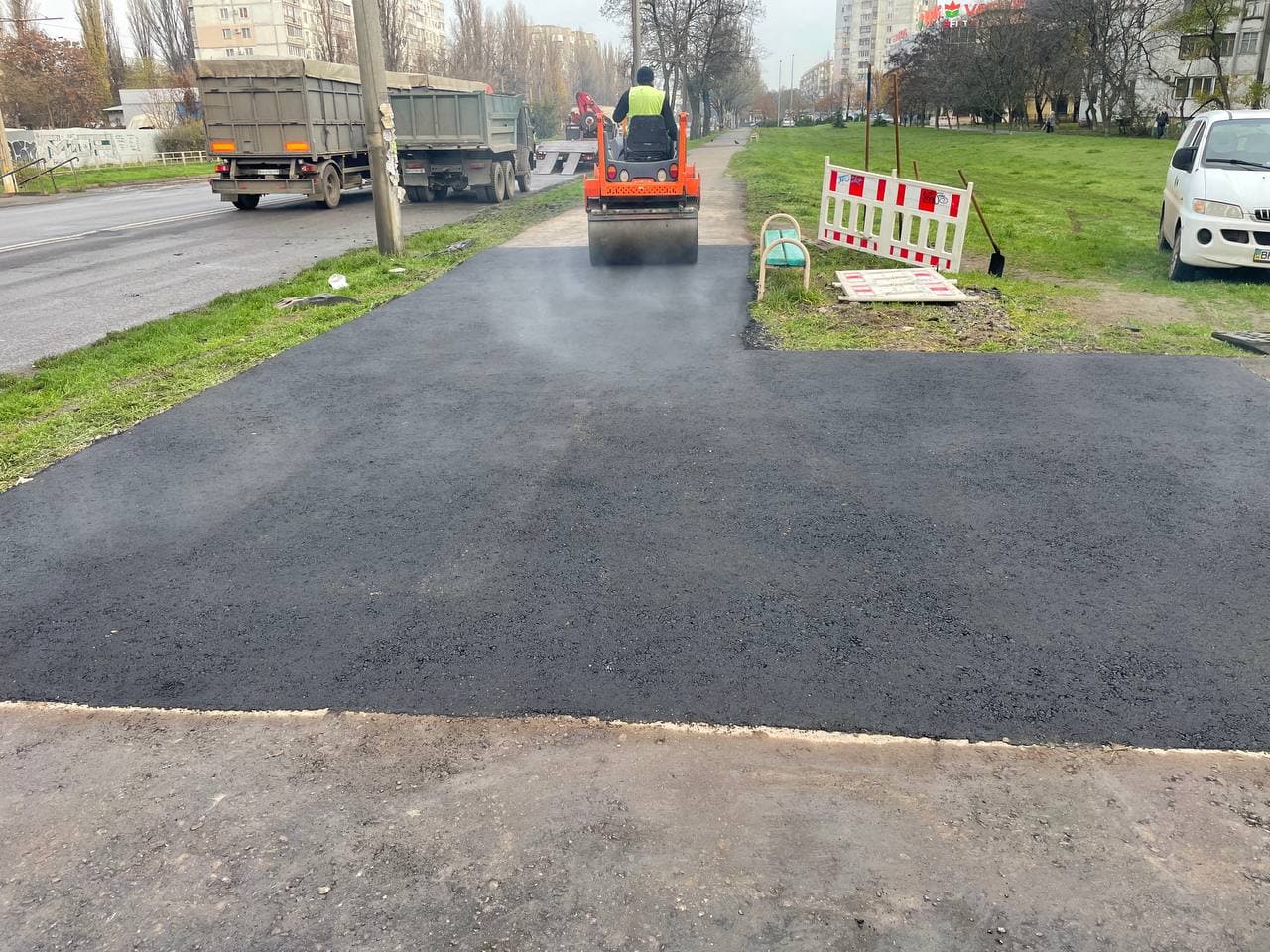 Асфальтування під’їзної дороги підприємства - фото 3