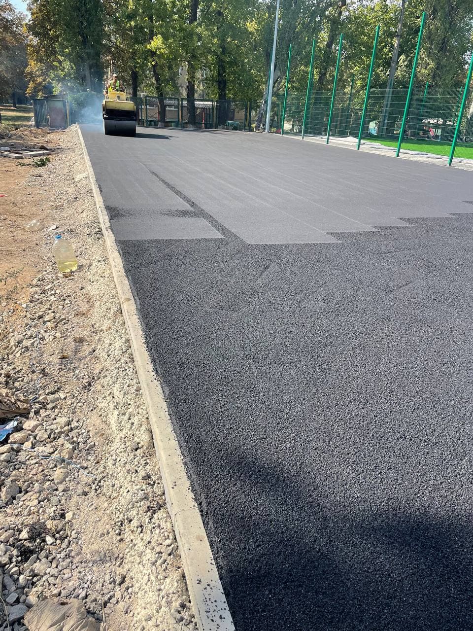 Парковка торгового центра - фото 2