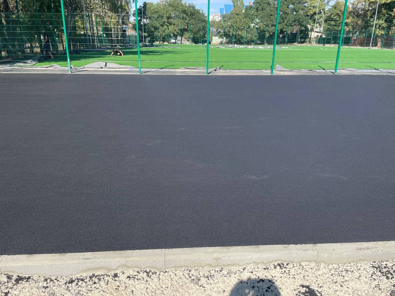 Парковка торгового центра - фото 3