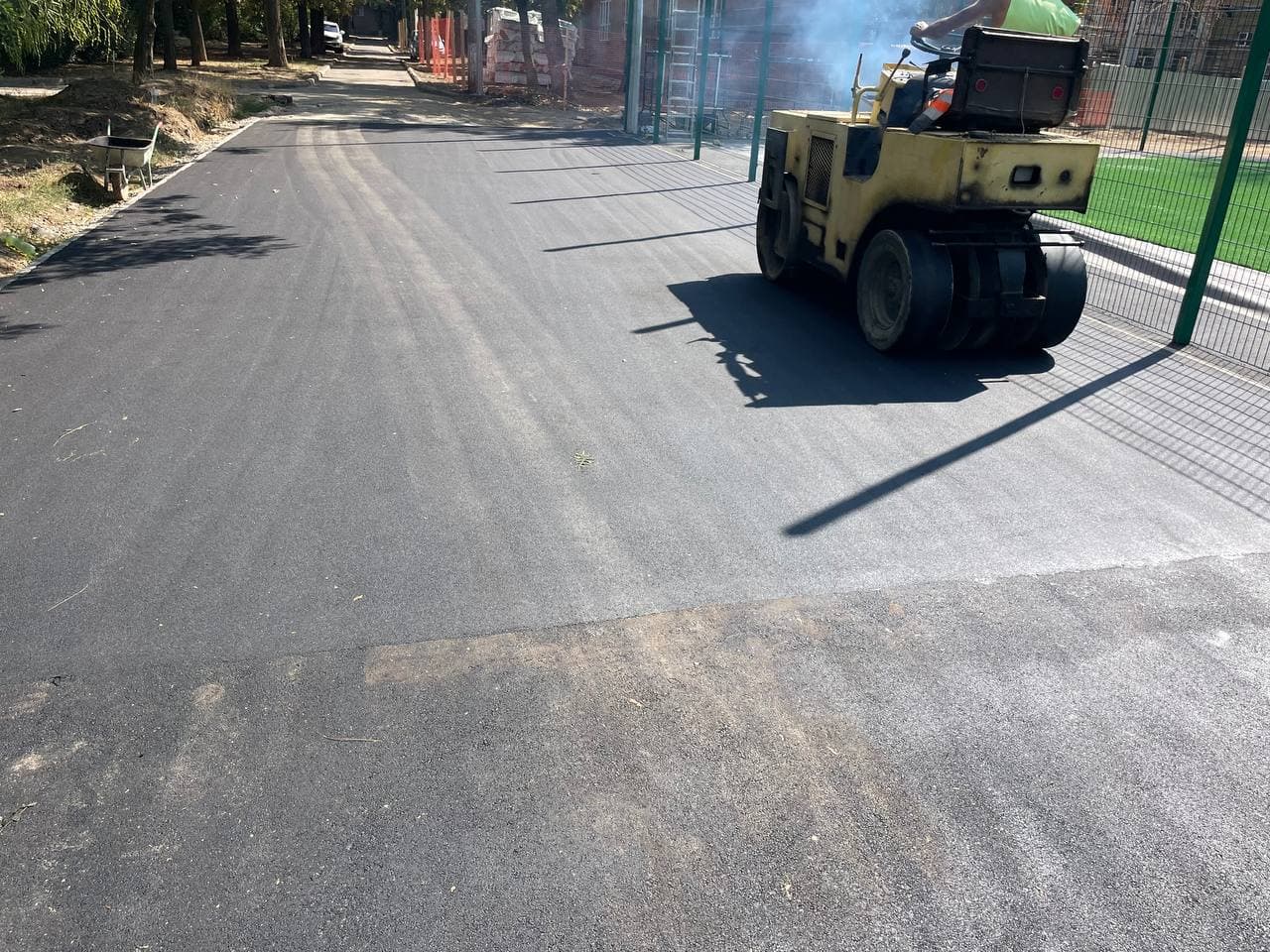 Парковка торгового центра - фото 4