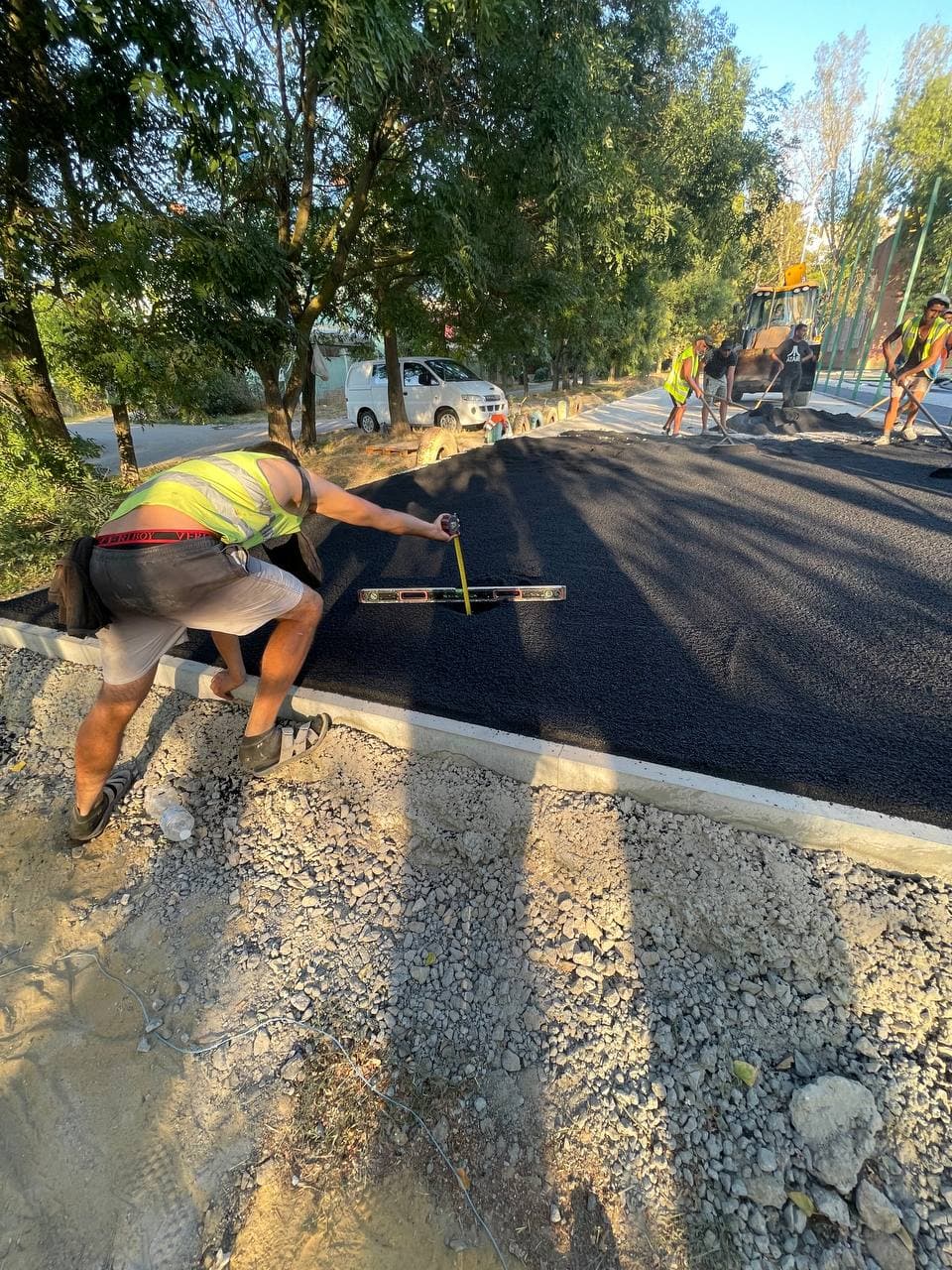 Парковка торгового центра - фото 5